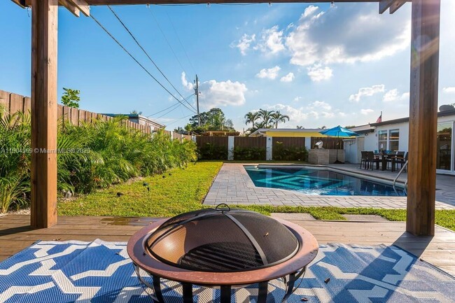 Building Photo - 9134 Reed Dr