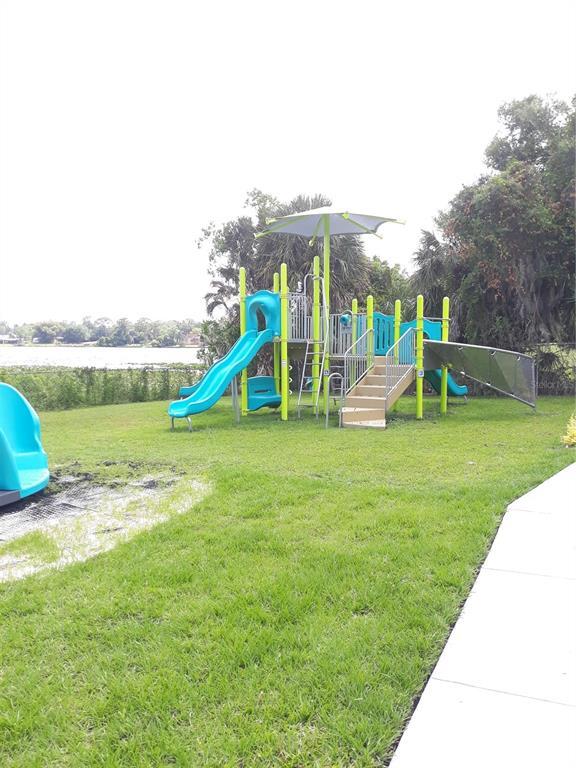 Building Photo - 1539 N Carolwood Blvd