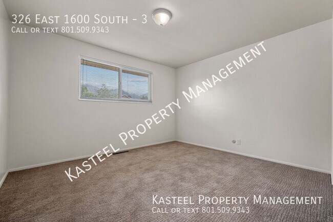 Building Photo - 326 1600 S