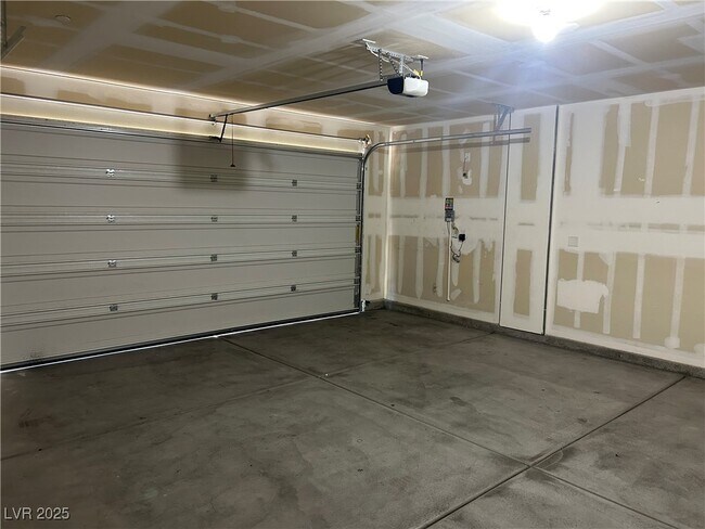 Building Photo - 917 Bluebell Brook St