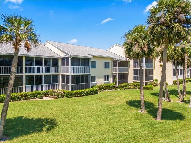 Building Photo - 5571 NE Gulfstream Way