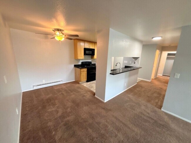 Building Photo - 2 Bed 2 Bath Condo in San Pablo - AVAILABLE NOW!!