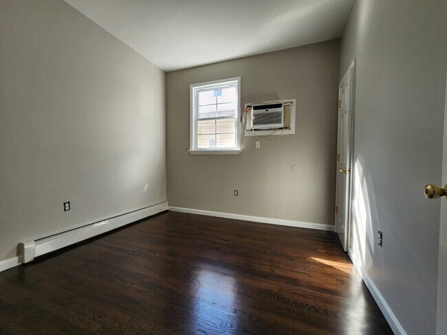 Building Photo - 176-31 130th Ave