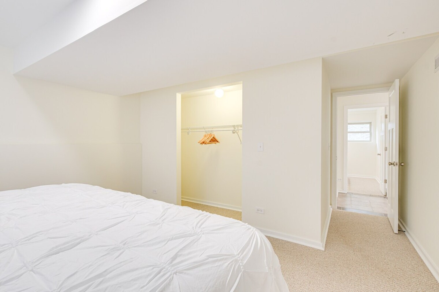 Building Photo - 3975 S Ellis Ave