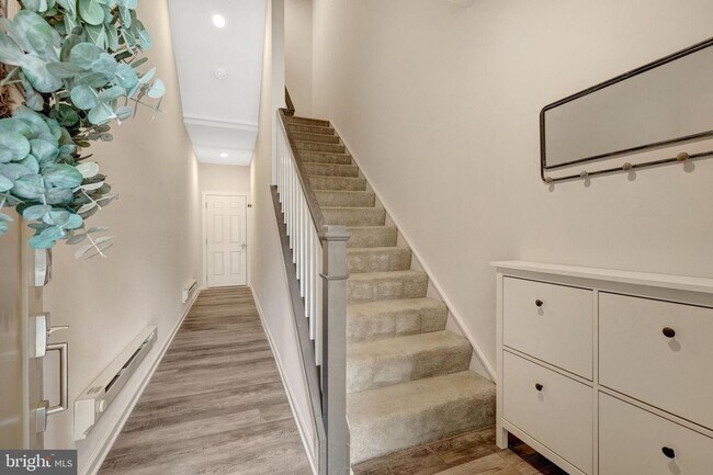 Building Photo - 45133 Kincora Dr