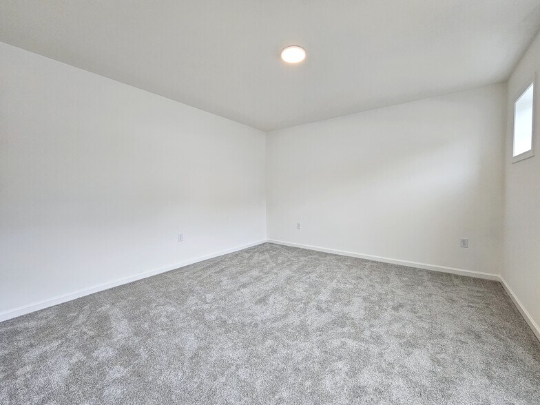 Building Photo - 2457 Spring Water Cir