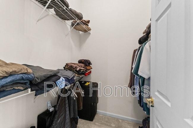 Building Photo - 8921 Hunters Creek Dr