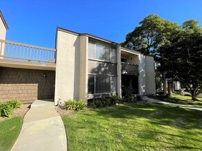 Building Photo - Todd Ranch Townhome- Enjoy The Community Pool!