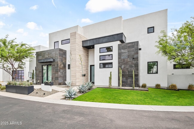 Building Photo - 3615 N Nicosia Cir