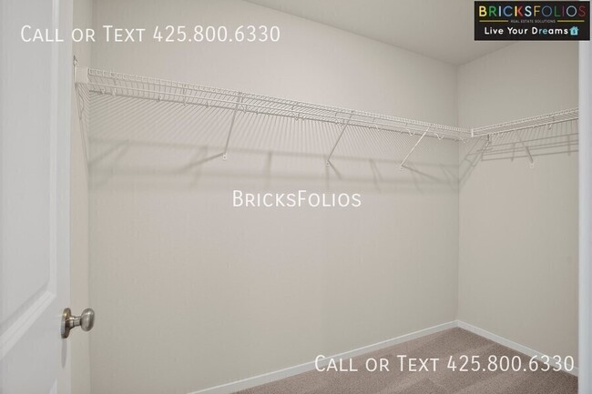 Building Photo - 1209 SW Pendleton Way