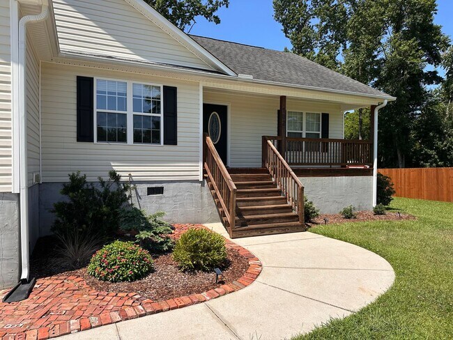 Building Photo - 102 Brookhaven Dr