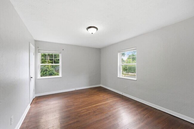 Building Photo - 1048 BERKELEY Rd