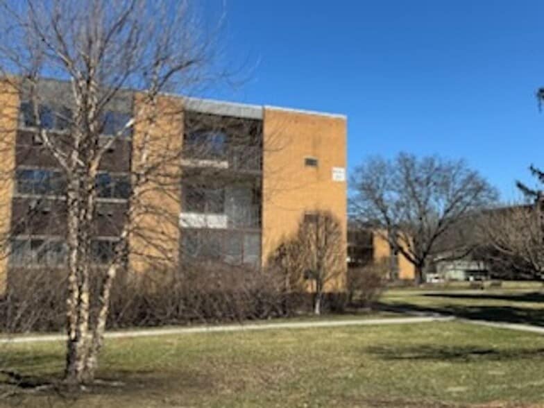 Interior Photo - Country Club Apartments