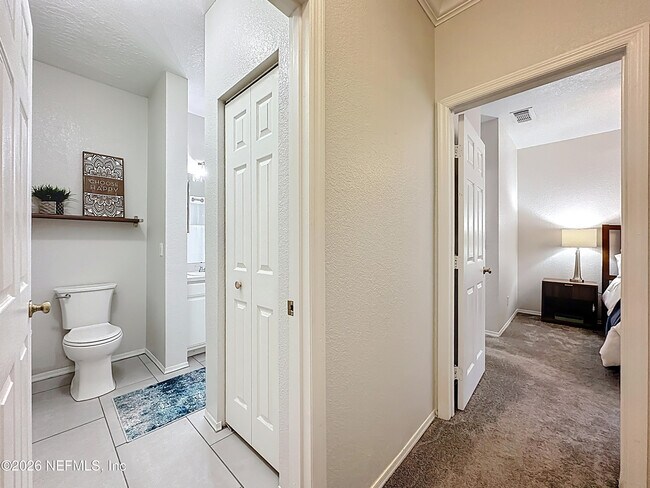 Building Photo - 13810 Sutton Park Dr N