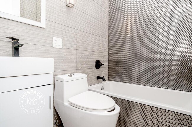 Building Photo - 67-02 60th St