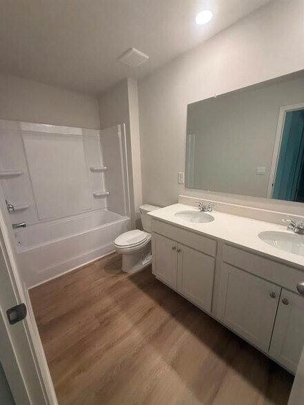 Building Photo - 4144 Kestrel Ct