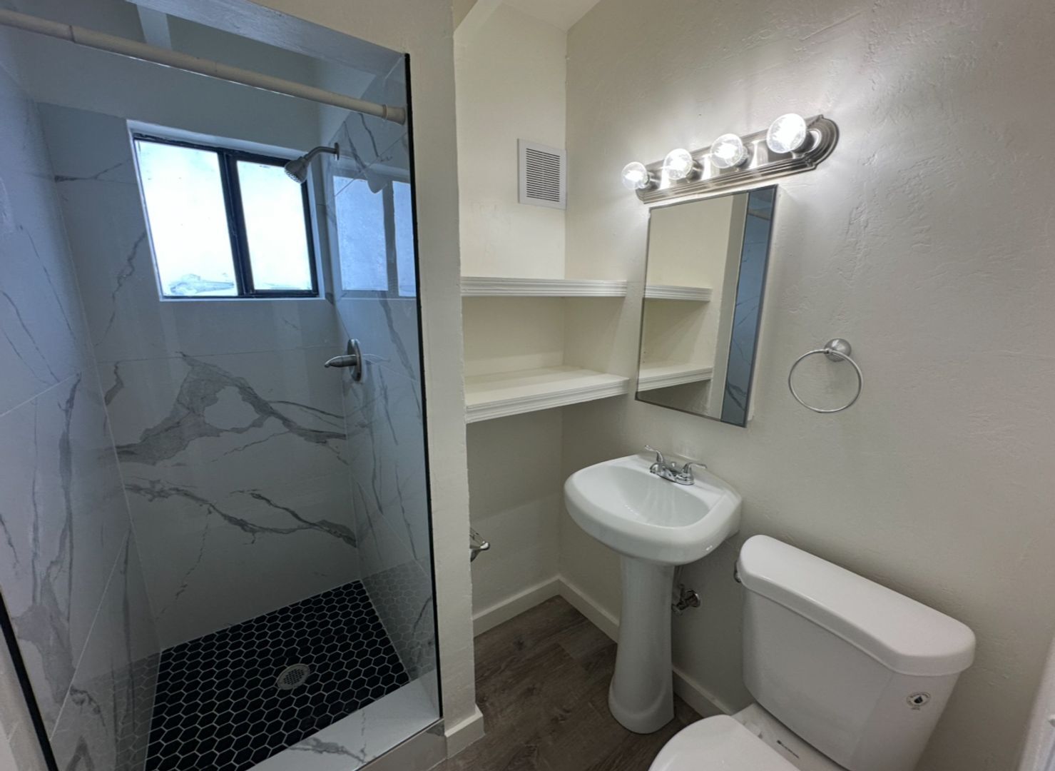 Building Photo - 1022 N Palo Verde Blvd