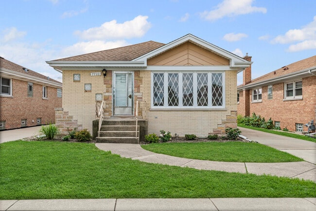 Primary Photo - 7733 W Wilson Ave