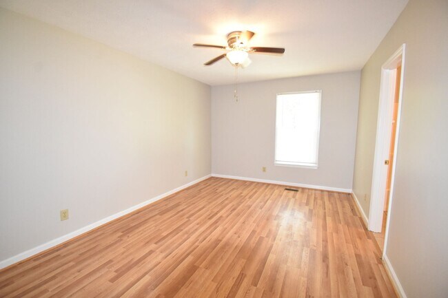 Building Photo - 1646 Rim Rd