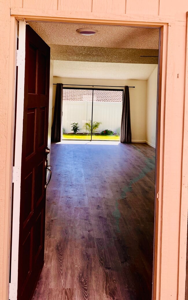 Building Photo - BOULDER CT (80A)