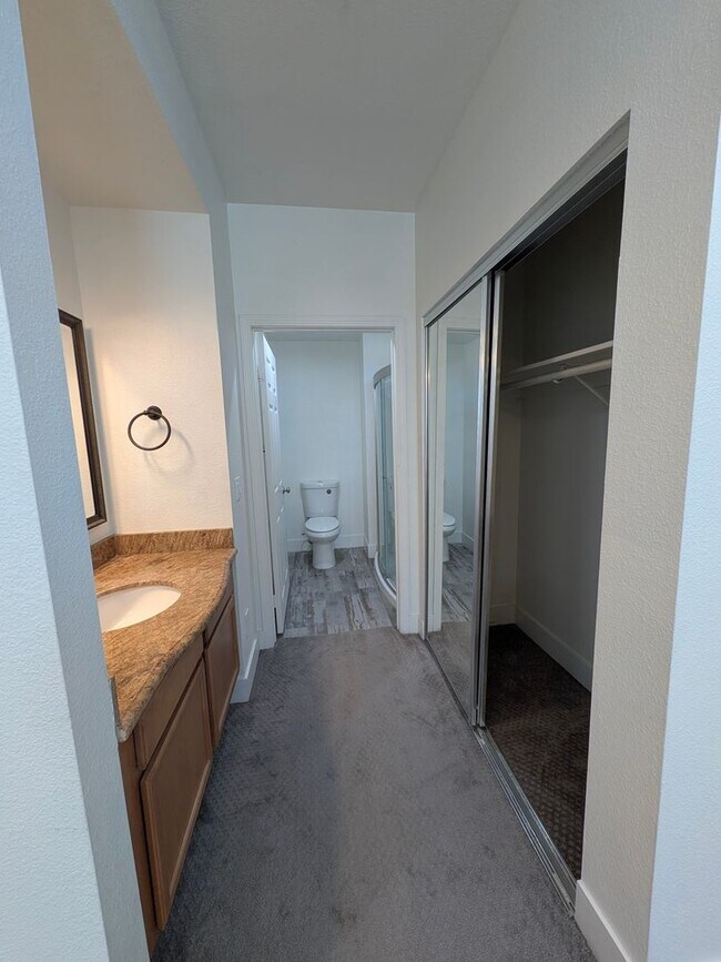 Building Photo - 2 Bedroom 2 Bathroom Condo in the Heart of Canyon Crest, Riverside!
