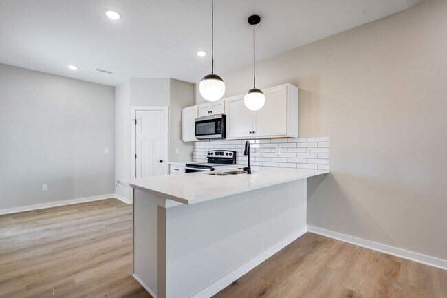 Building Photo - Pineway Oliver Plan