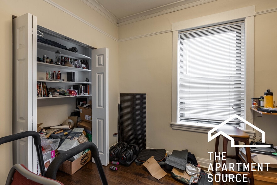 Building Photo - 2660 N Ashland Ave