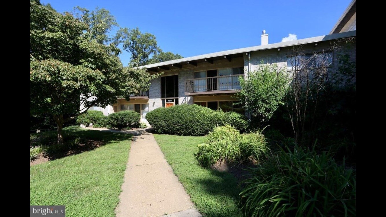 Building Photo - 4949 Americana Dr