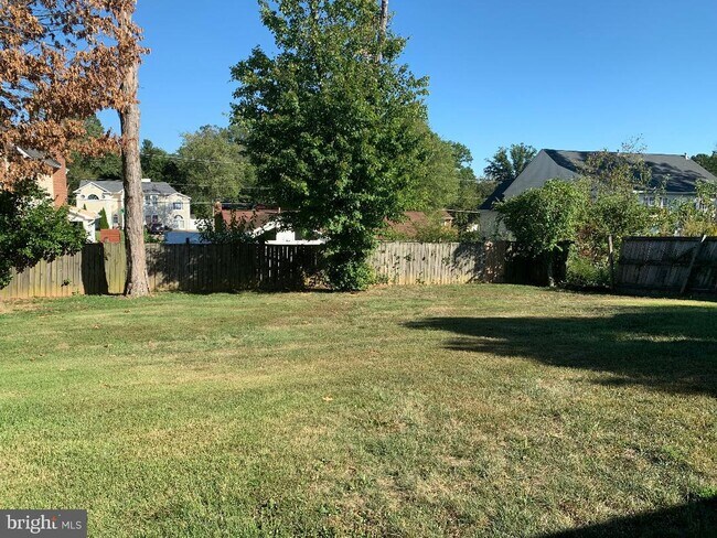 Building Photo - 5410 Ives Pl