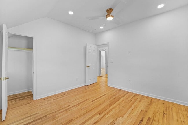 Building Photo - 116 Mary St