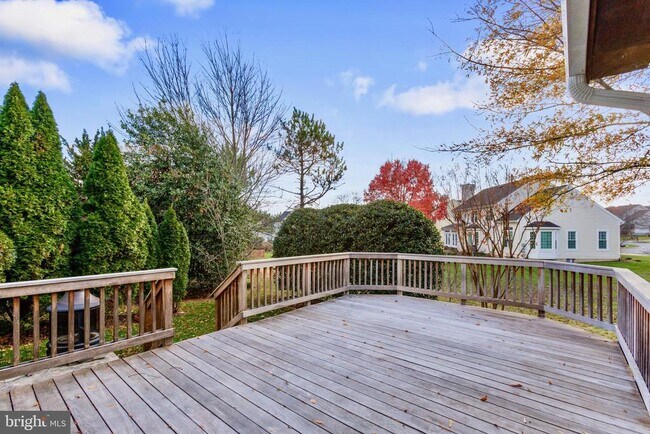 Building Photo - 44141 Merrywood Ct