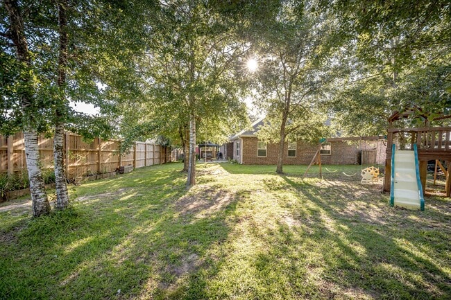 Building Photo - 1013 Silverbell Cv