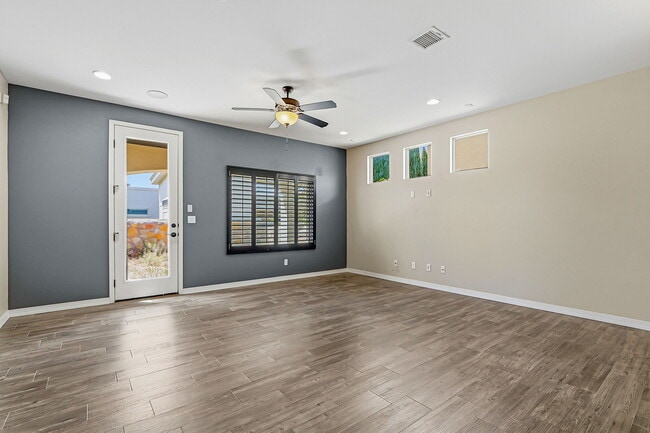 Building Photo - 2157 Honour Point Pl