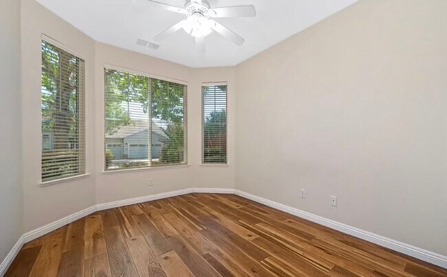 Building Photo - Nice Two Bedroom Two Bathroom Home in Rocklin - Whitney Oaks Ages 55+ Gated Community