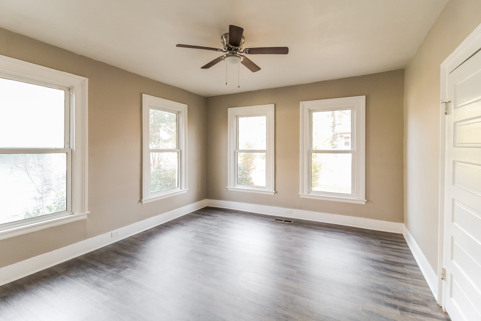 Building Photo - 1141 Boulevard