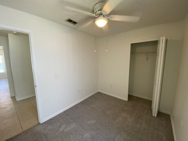 Building Photo - 4 Bedroom Pool Home in Davenport, FL