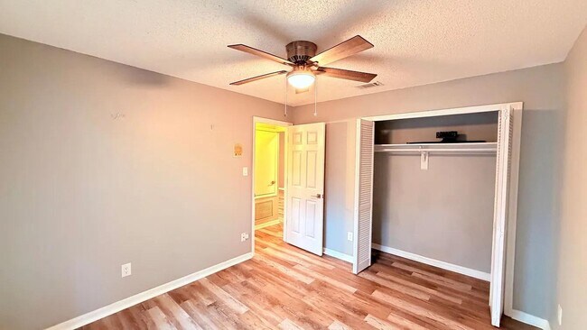 Building Photo - 7909 Richwood Dr