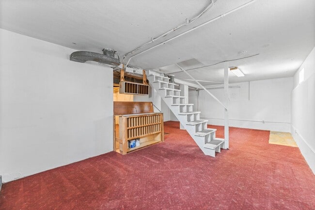 Building Photo - Spacious 1 Bed 1 Bath House off of Eastern Parkway