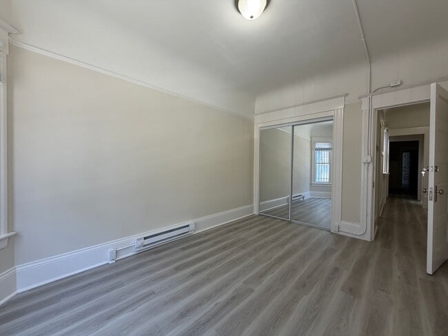 Building Photo - 571 Minna St
