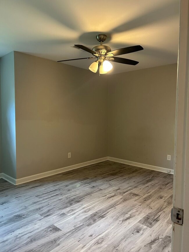 Building Photo - 815 Poindexter Ave