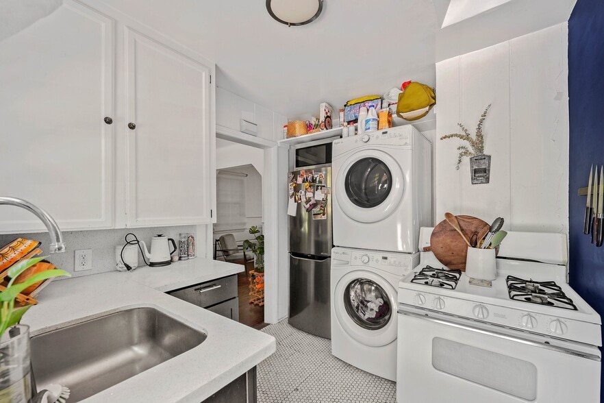 Kitchen - 157 South Westmoreland Avenue