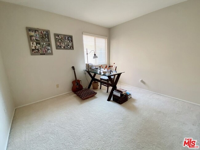 Building Photo - 3856 Cottonwood Grove Trail