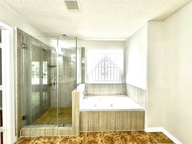 Building Photo - 5706 Painted Trail Dr
