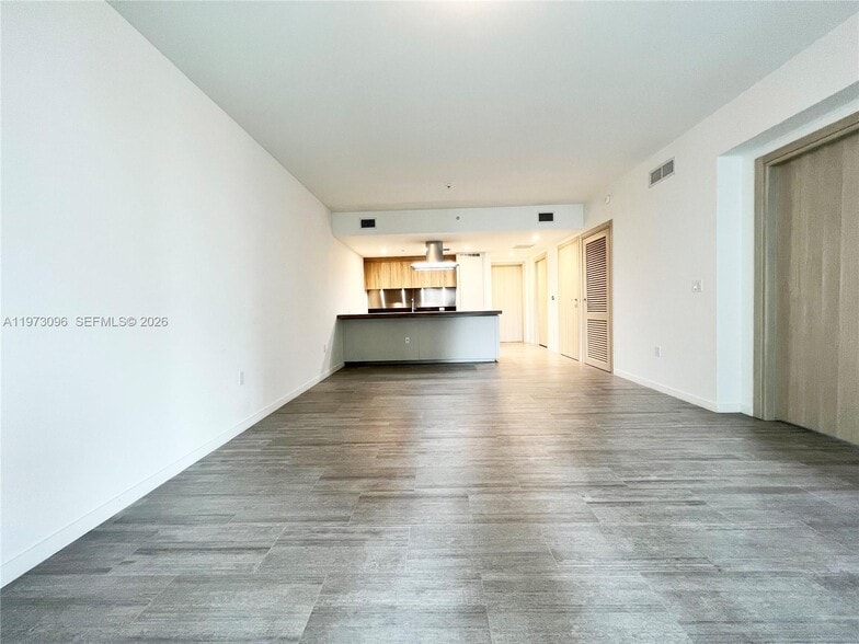 Building Photo - 1000 Brickell Plz