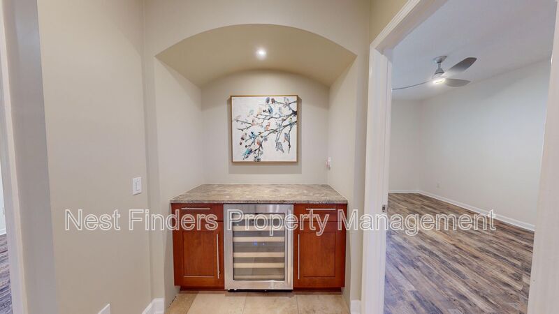 Building Photo - 1334 Charter Ct