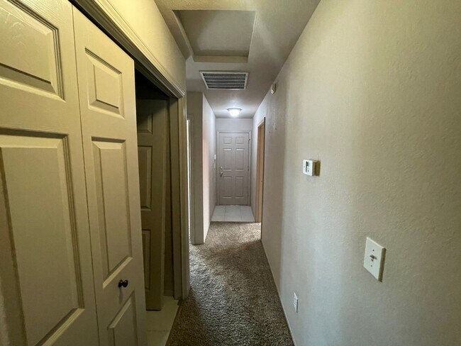 Building Photo - Single story home in convenient Salida!