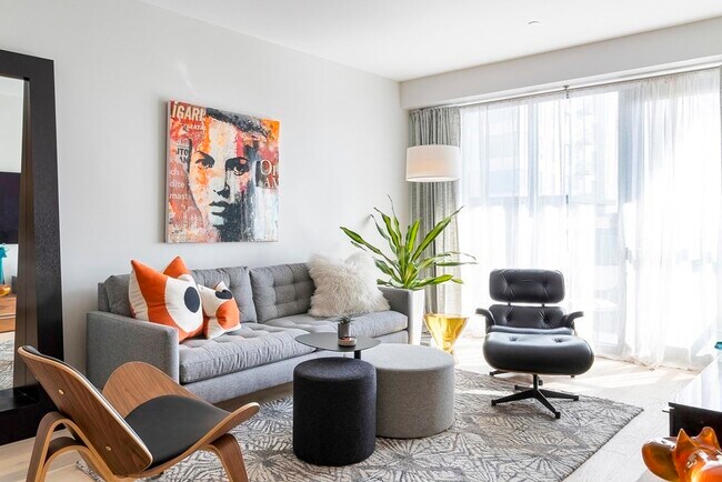 Building Photo - 375 Canal St