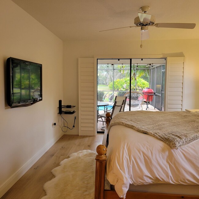 Building Photo - SHORT TERM- 6 MONTH MINIMUM RENTAL in Palm...