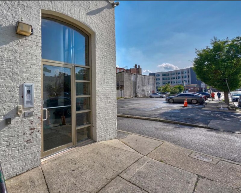 Building Photo - 1000 S Charles St