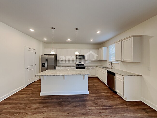 Building Photo - 1006 Bentley Pl